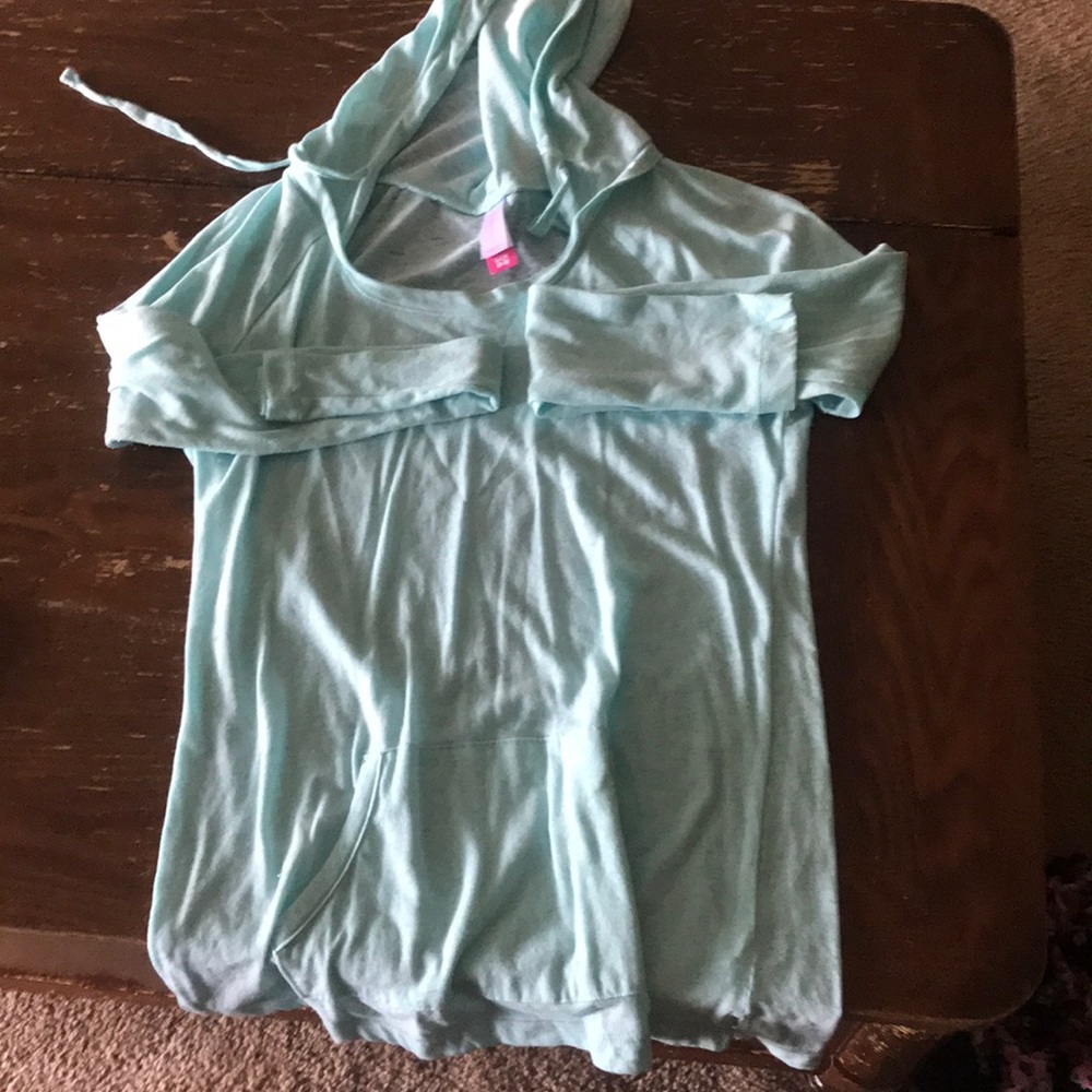Hooded long sleeve shirt
